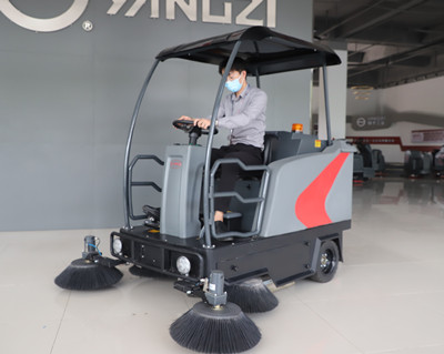 電動(dòng)掃地機(jī) 電動(dòng)掃地機(jī)