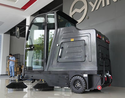 電動(dòng)掃地車 電動(dòng)掃地車