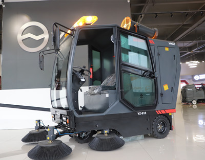 駕駛式掃地機 駕駛式掃地機